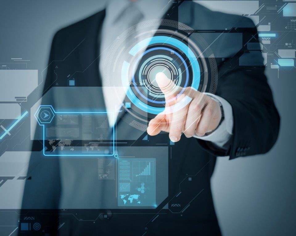 man touching virtual screen mann am bildschirm